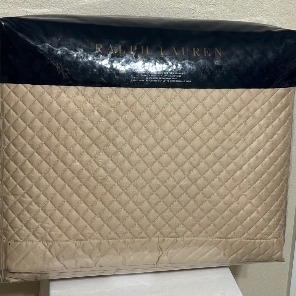 NWT Ralph Lauren King Quilted Coverlet. Beige (Golden Pearl).